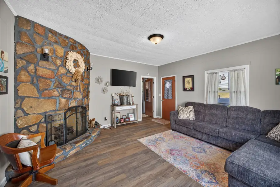 311 Clark St, Sparta, TN 38583 - #3