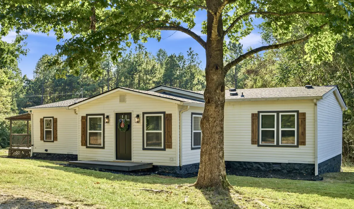 1062 Caps Rdg, Dickson, TN 37055 - #1