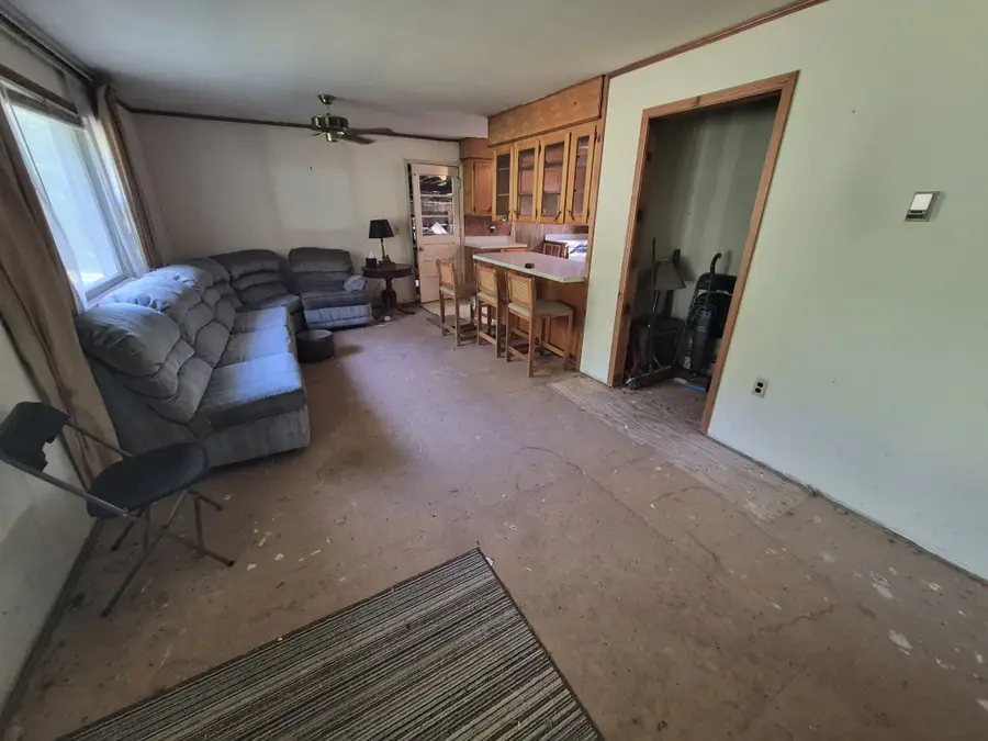 631 Scotts Chapel Rd, Cumberland City, TN 37050 - #2