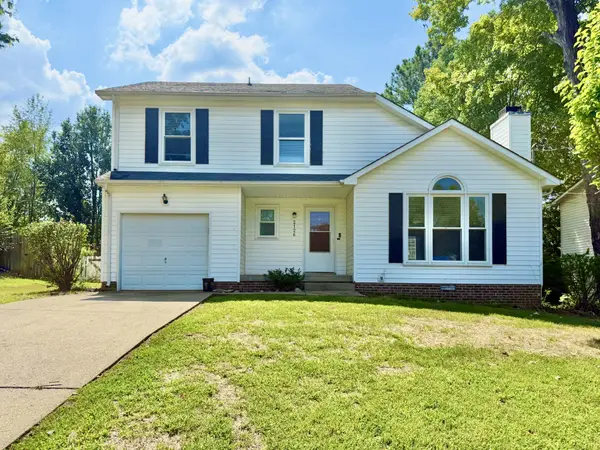 2126 Single Tree Dr, Clarksville, TN 37040