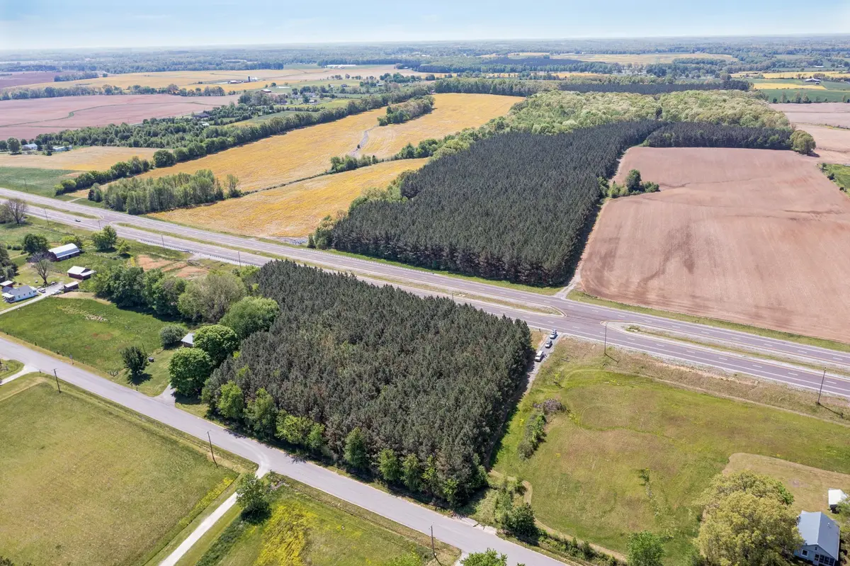 3637 Waynesboro Hwy, Lawrenceburg, TN 38464 - #1
