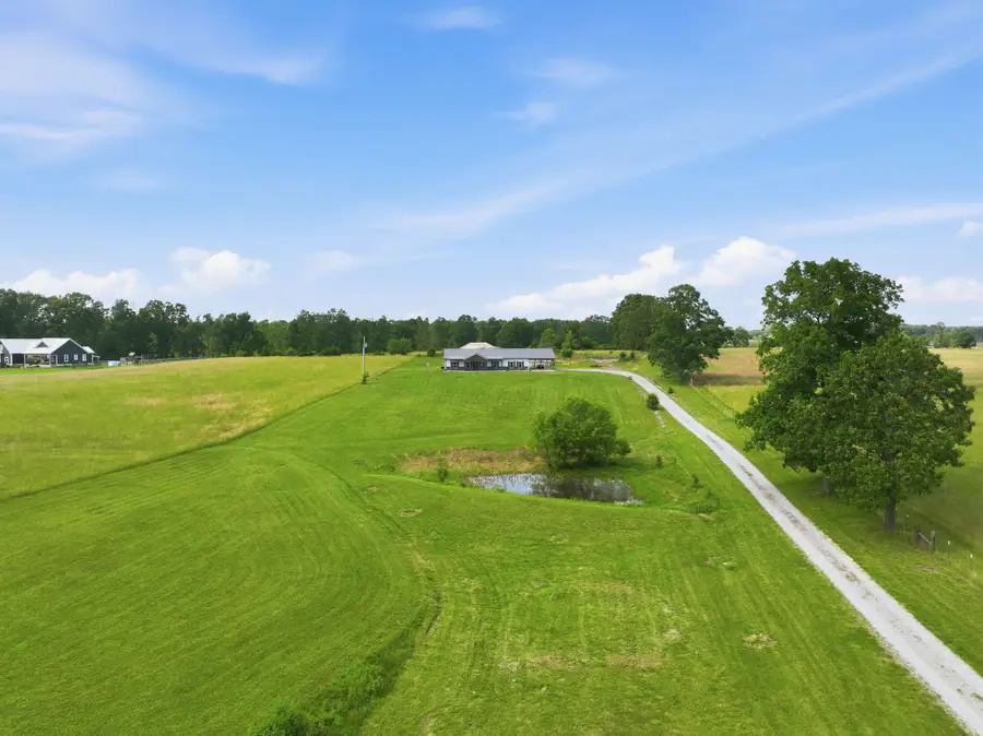 202 Rocky Dr, Dickson, TN 37055 - #2