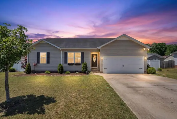 211 Williamsburg Cir, Tullahoma, TN 37388