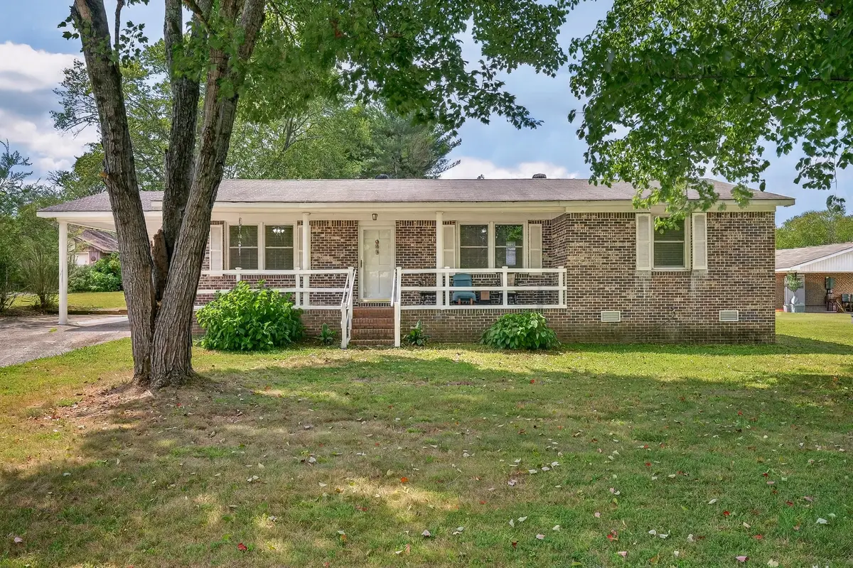 304 Highland Dr, Tullahoma, TN 37388 - #1