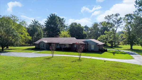 219 Cat Creek Rd, Manchester, TN 37355