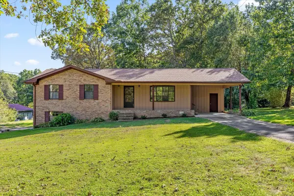 102 Fawn Trail, Signal Mountain, TN 37377