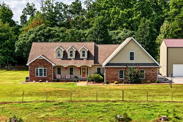 1095 Flat Rock Rd, Sparta, TN 38583