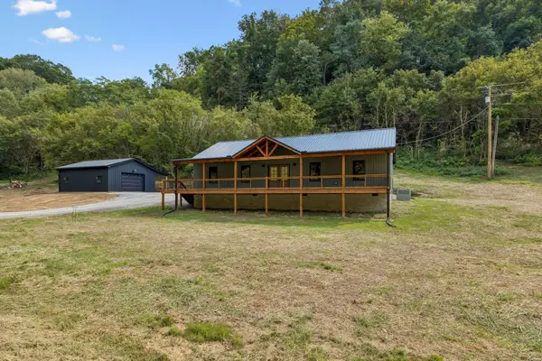 194 Sloan Branch Rd, Pleasant Shade, TN 37145