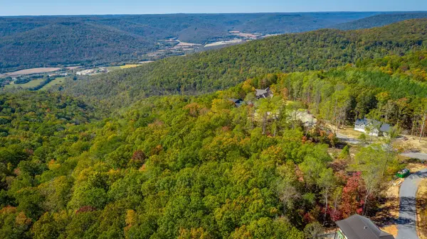 1 Crockett Pt, Jasper, TN 37347