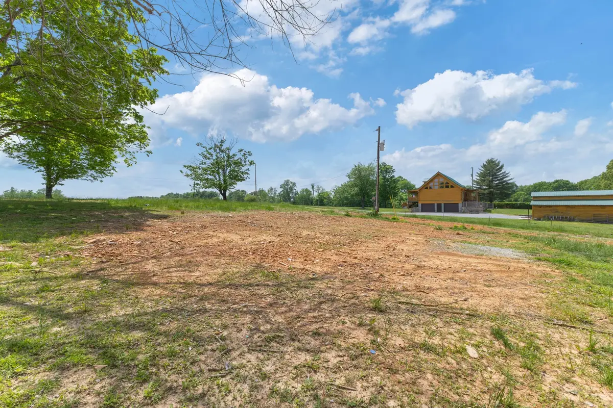 671 Poplar Ridge Rd, Chapmansboro, TN 37035 - #1