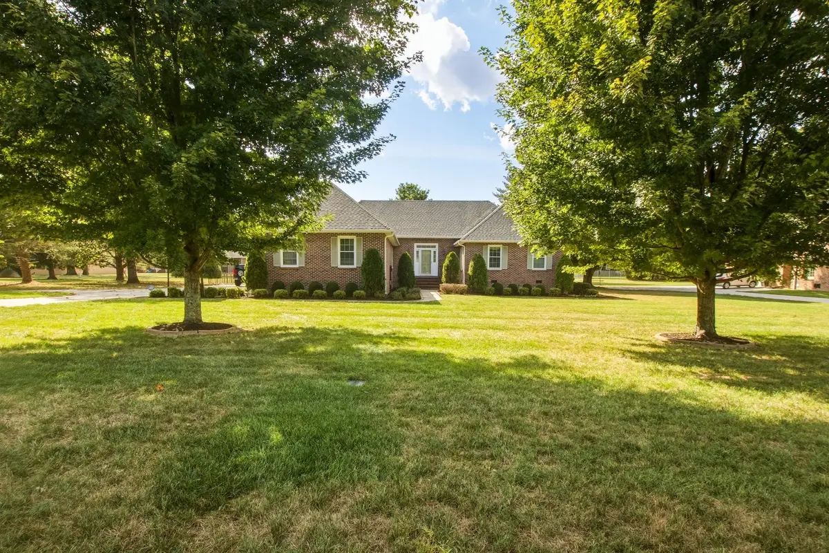 105 Kingsridge Blvd, Tullahoma, TN 37388 - #1
