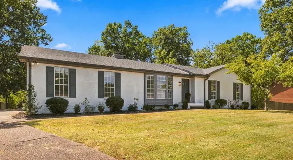 137 Luna Ln, Hendersonville, TN 37075
