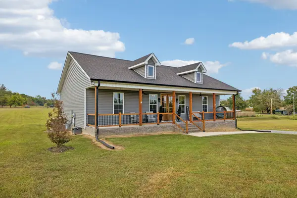 997 Bear Carr Rd, Westmoreland, TN 37186