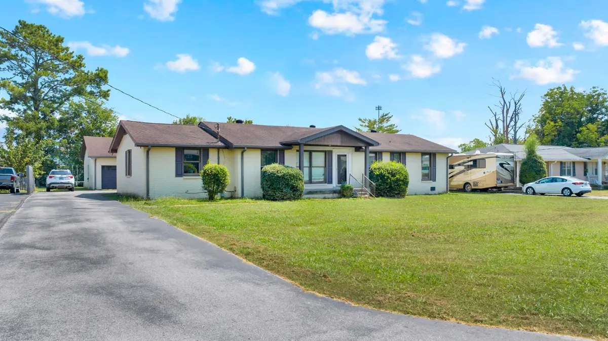 411 Colgate Ave, Lebanon, TN 37087 - #1