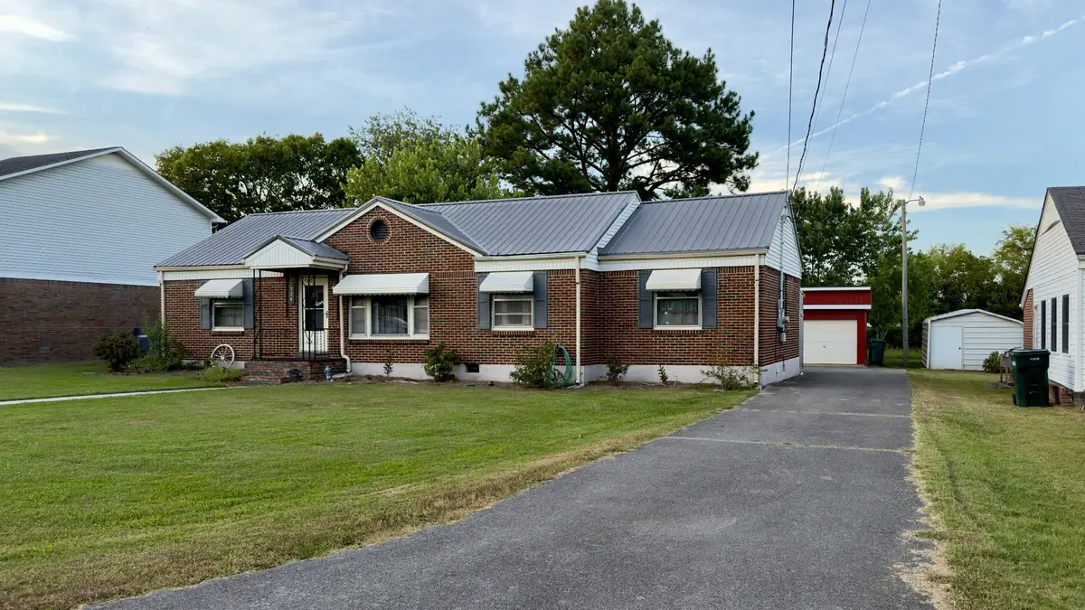 924 Nichols St, Pulaski, TN 38478 - #1