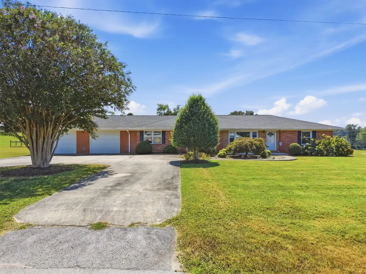 735 N Edgewood Dr, Sparta, TN 38583 - #1