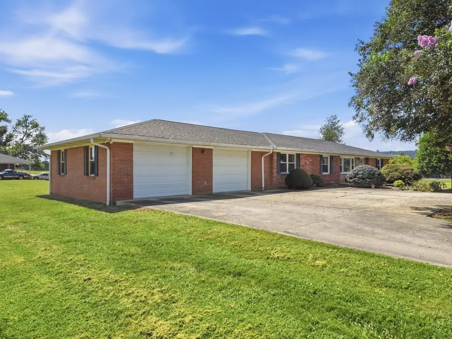 735 N Edgewood Dr, Sparta, TN 38583 - #2