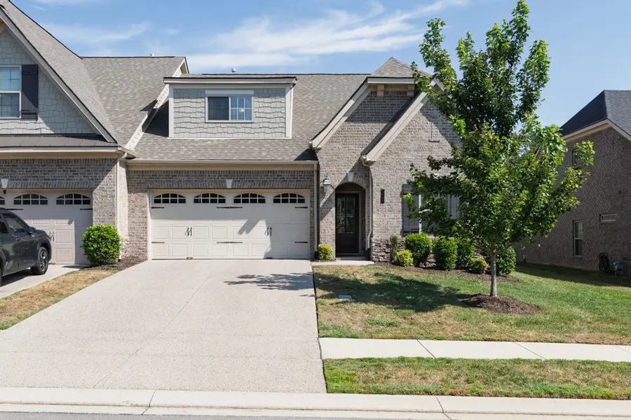1048 Callaway Dr, Lebanon, TN 37087 - #2