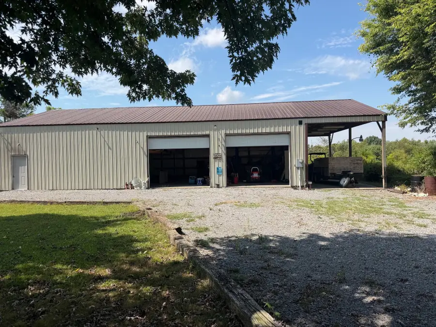 7559 Scottsville Rd, Lafayette, TN 37083 - #2