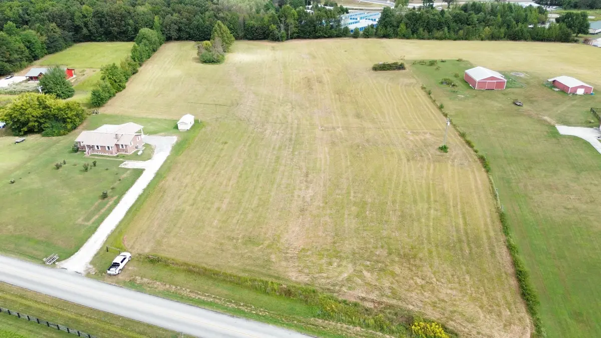 300 Sixteenth Model Rd, Manchester, TN 37355 - #1