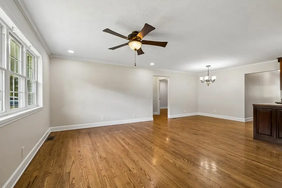 516 Crestwood Dr, Lafayette, TN 37083 - #3