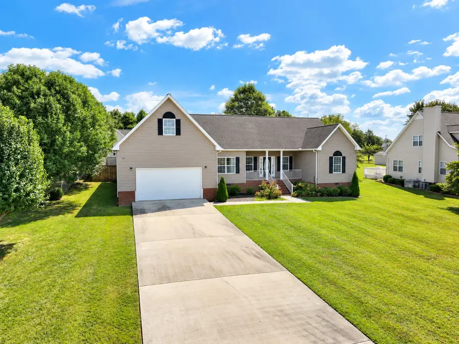 408 Remington Ln, McMinnville, TN 37110 - #2
