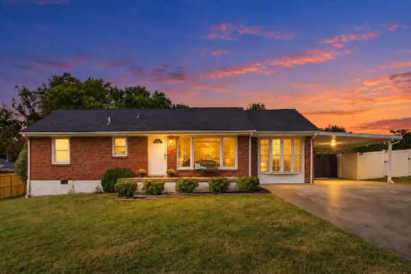 2108 Crystal Dr, Nashville, TN 37210