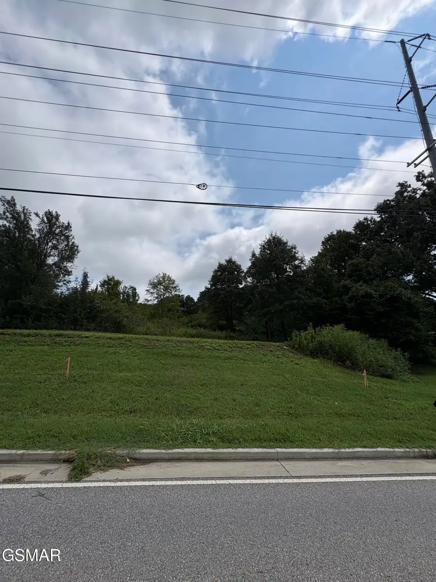 3 Midway Road, Strawberry Plains, TN 37871 - #2