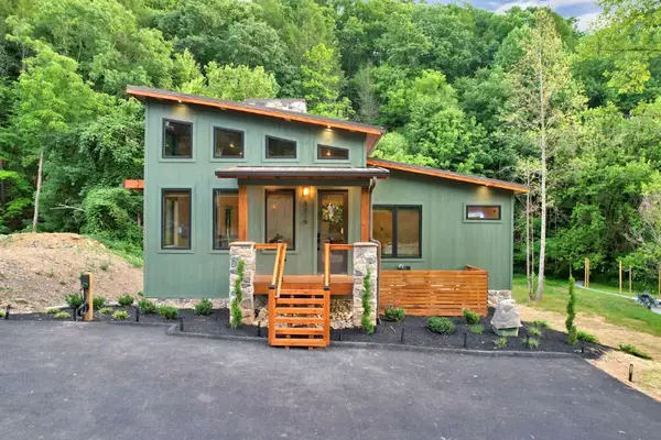 3219 Old Mountain Road, Sevierville, TN 37876