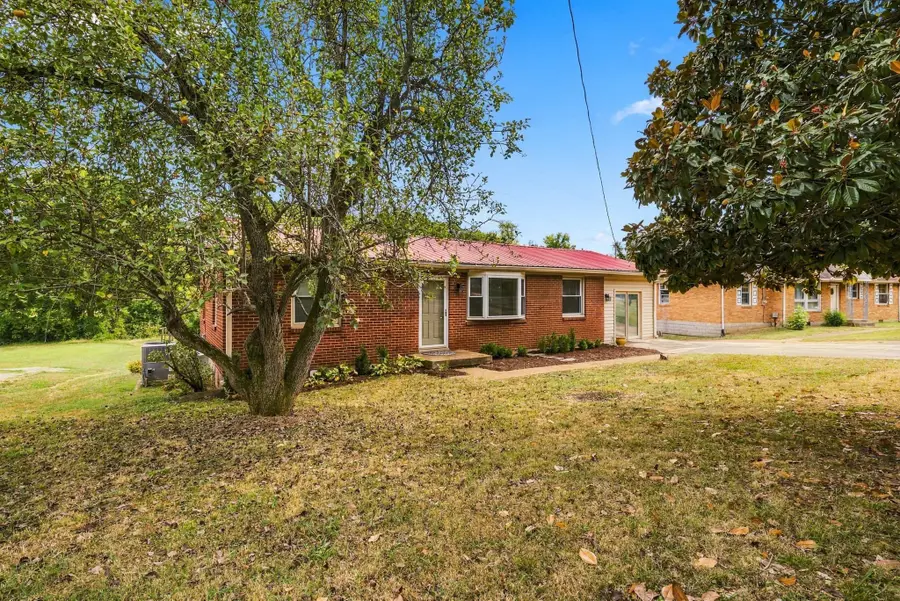 2206 Courtney Ave, Nashville, TN 37218 - #3