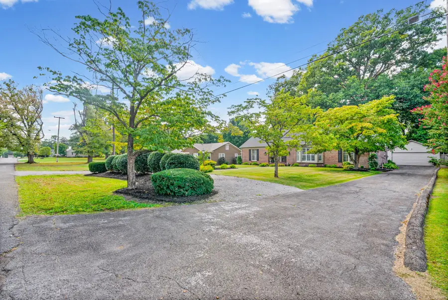 2611 Cayce Meade Dr, Hopkinsville, KY 42240 - #3