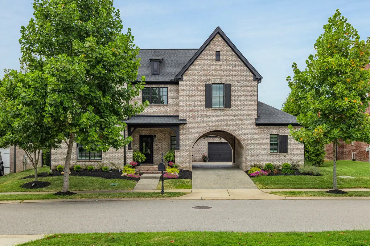 724 Fontwell Ln, Franklin, TN 37064 - #1