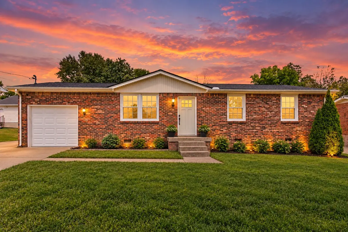 109 S Valley Rd, Hendersonville, TN 37075 - #1