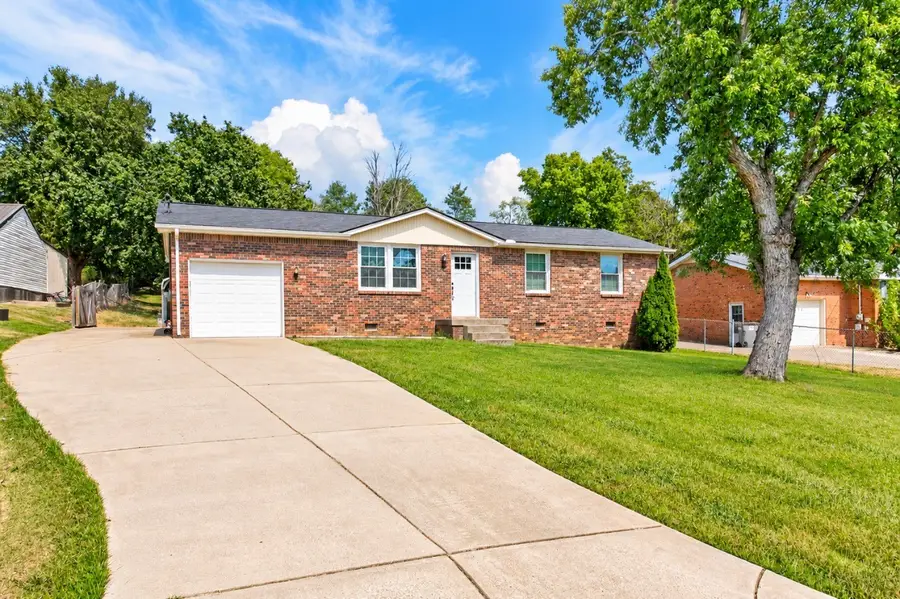 109 S Valley Rd, Hendersonville, TN 37075 - #2