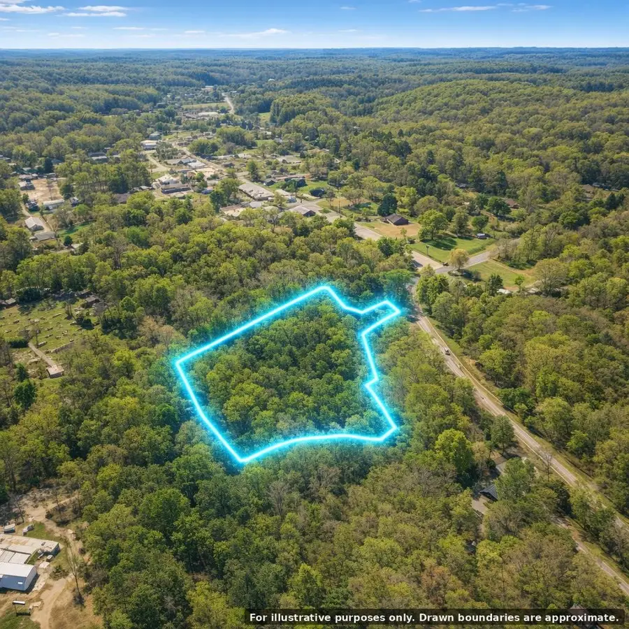 417 N Park St, Hohenwald, TN 38462 - #2