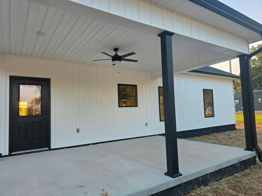 1557 Rowe Gap Rd, Winchester, TN 37398 - #3