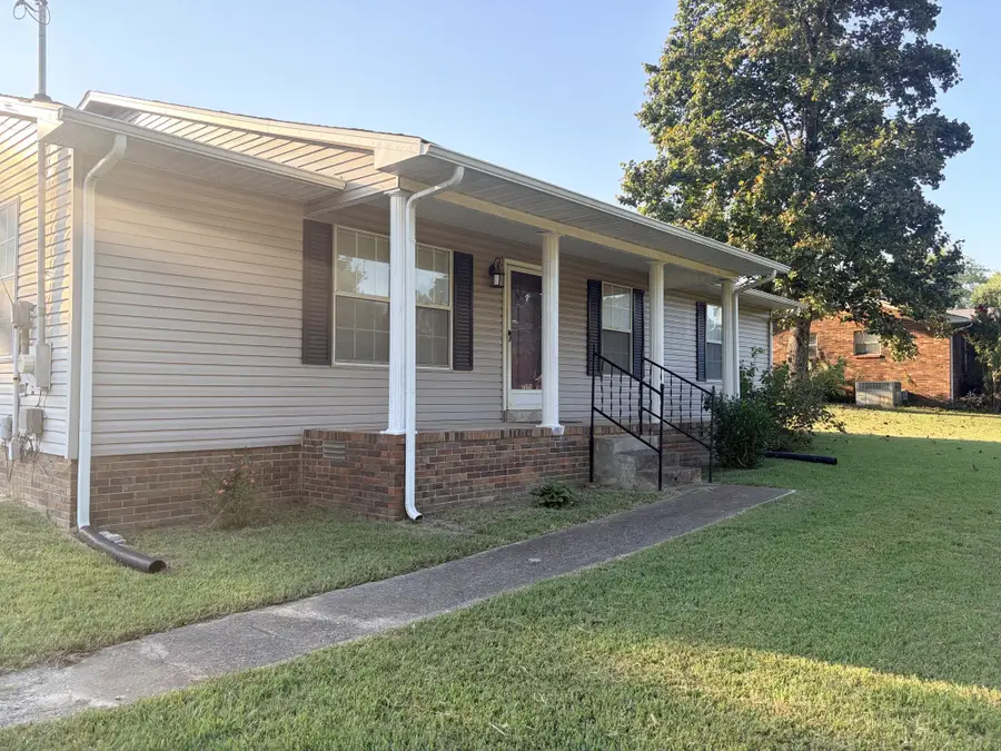 499 Belew Dr, Lawrenceburg, TN 38464 - #2