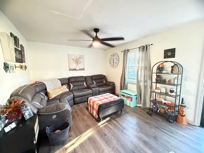 89 N E St, Hillsboro, TN 37342 - #2