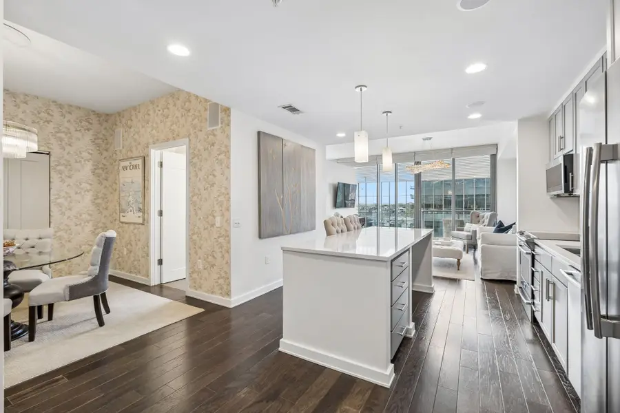 1212 Laurel St #1714, Nashville, TN 37203 - #3