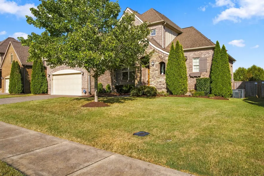 241 Sydney Dr, Goodlettsville, TN 37072 - #2