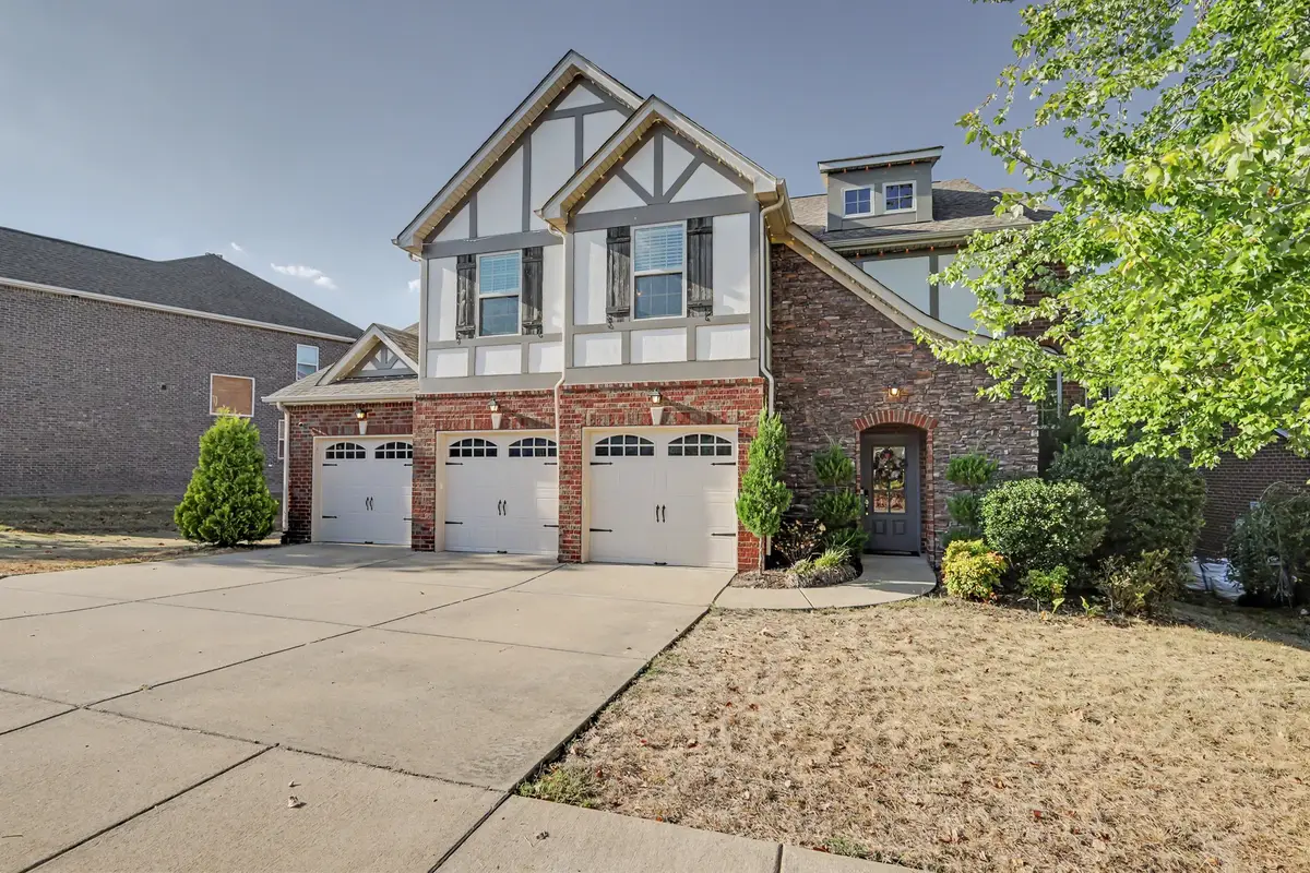 2214 Chaucer Park Ln, Thompsons Station, TN 37179 - #1