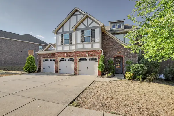 2214 Chaucer Park Ln, Thompsons Station, TN 37179