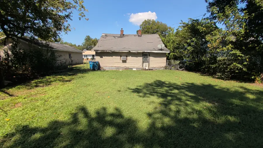 408 E 2nd St, Trenton, TN 38382 - #3