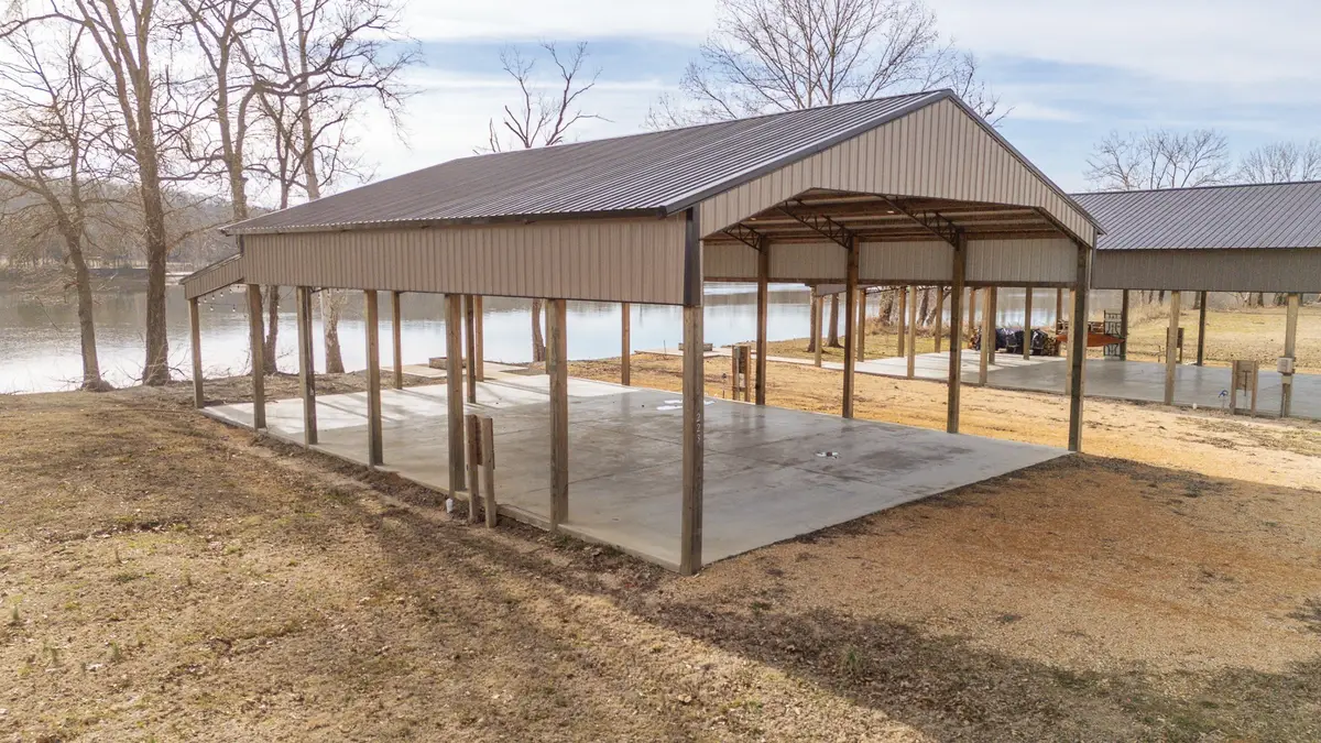 209 Hardin Bottom River Rd, Clifton, TN 38425 - #1