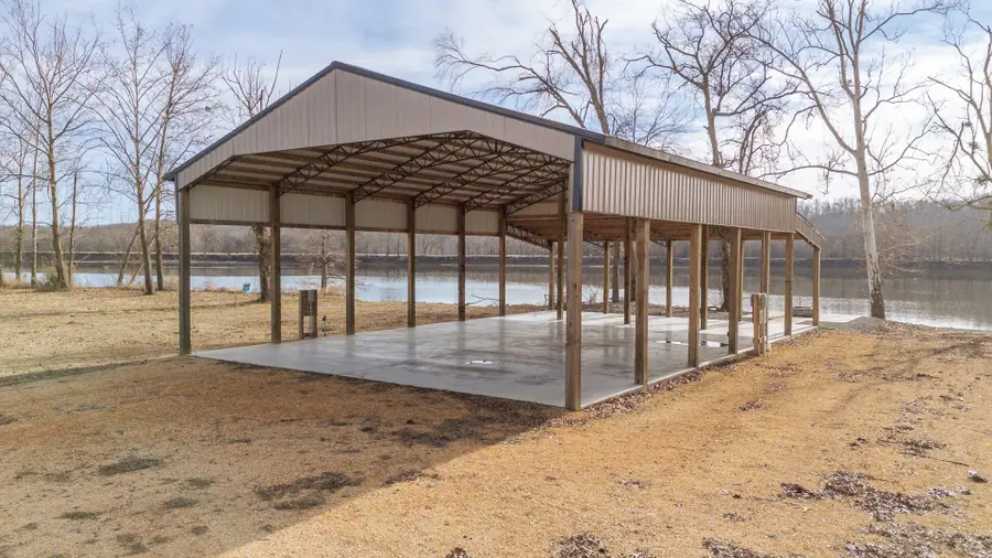 209 Hardin Bottom River Rd, Clifton, TN 38425 - #2