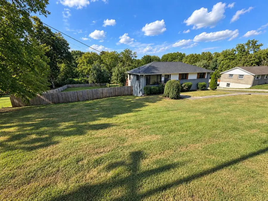 909 N Graycroft Ave, Madison, TN 37115 - #2