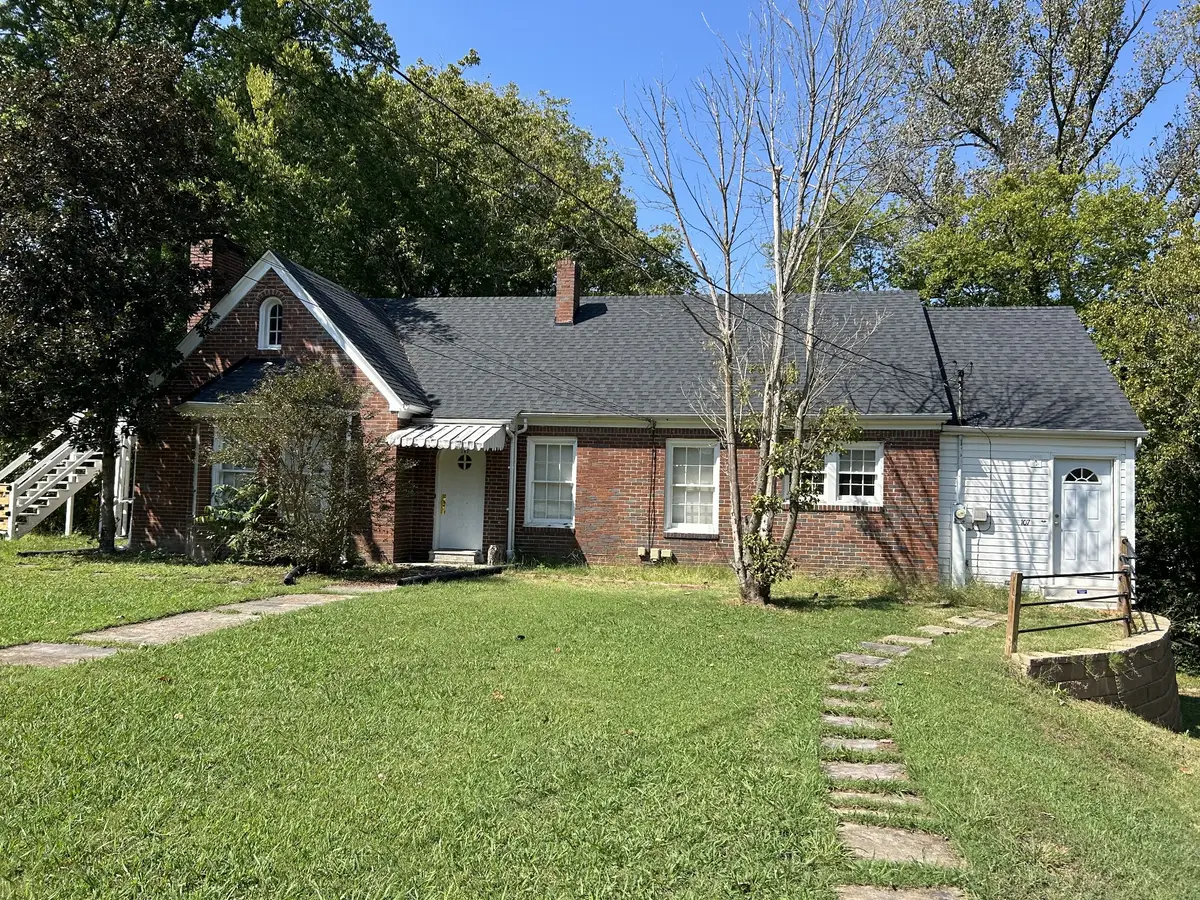 107 Washington Ave, Camden, TN 38320 - #1