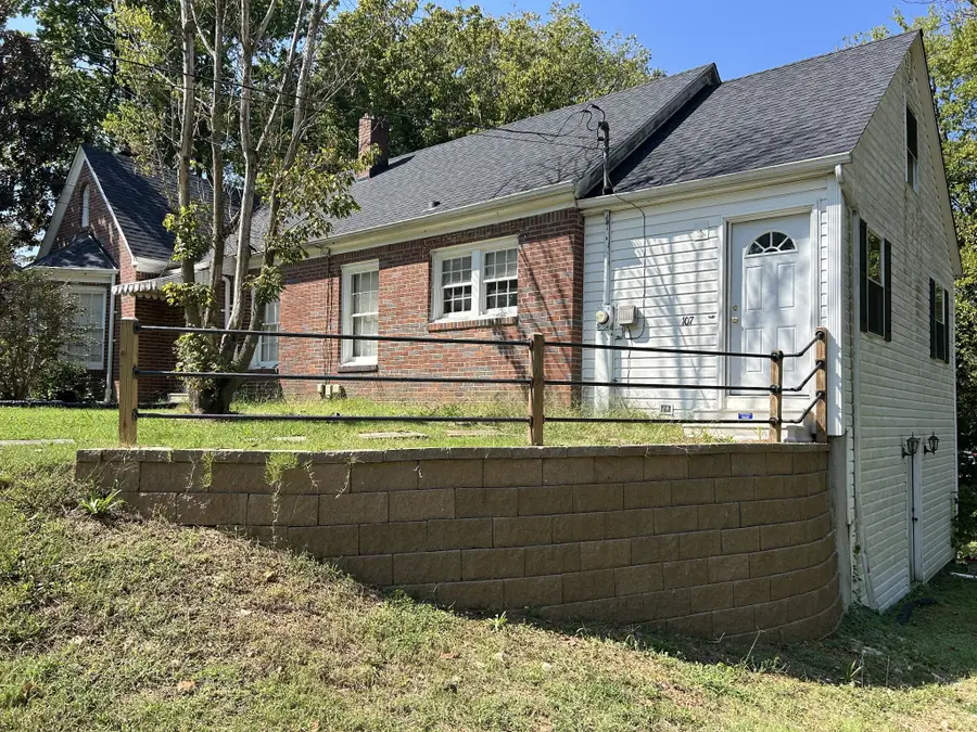 107 Washington Ave, Camden, TN 38320 - #3
