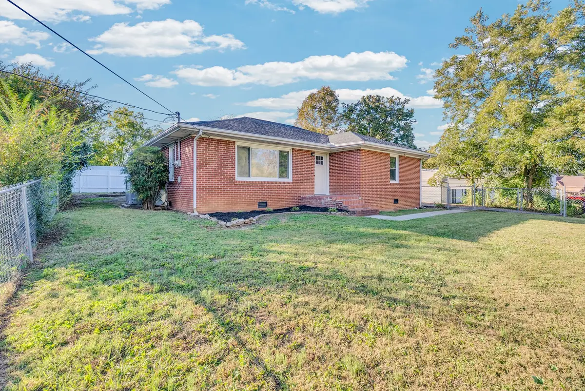 107 Oak St, Sparta, TN 38583 - #1