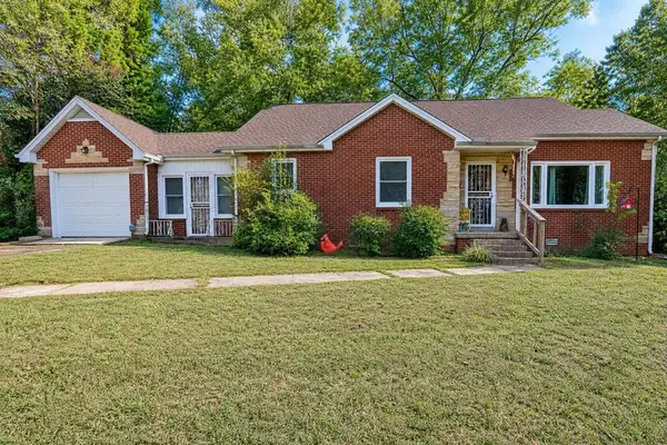 118 Rowland St, Camden, TN 38320